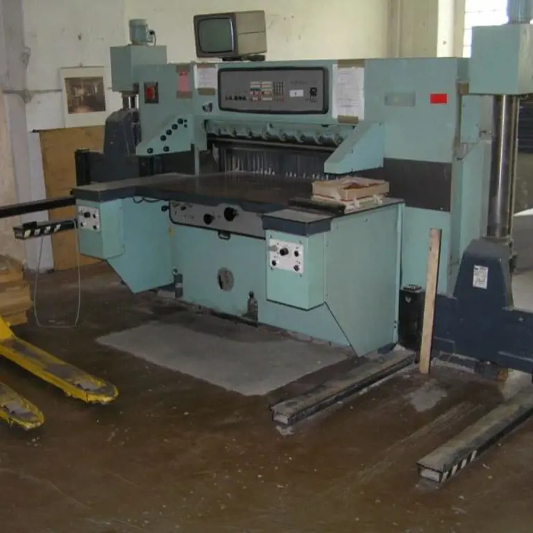 CNC Schneidemaschine VEB Polygraph SEYPA 132 TV